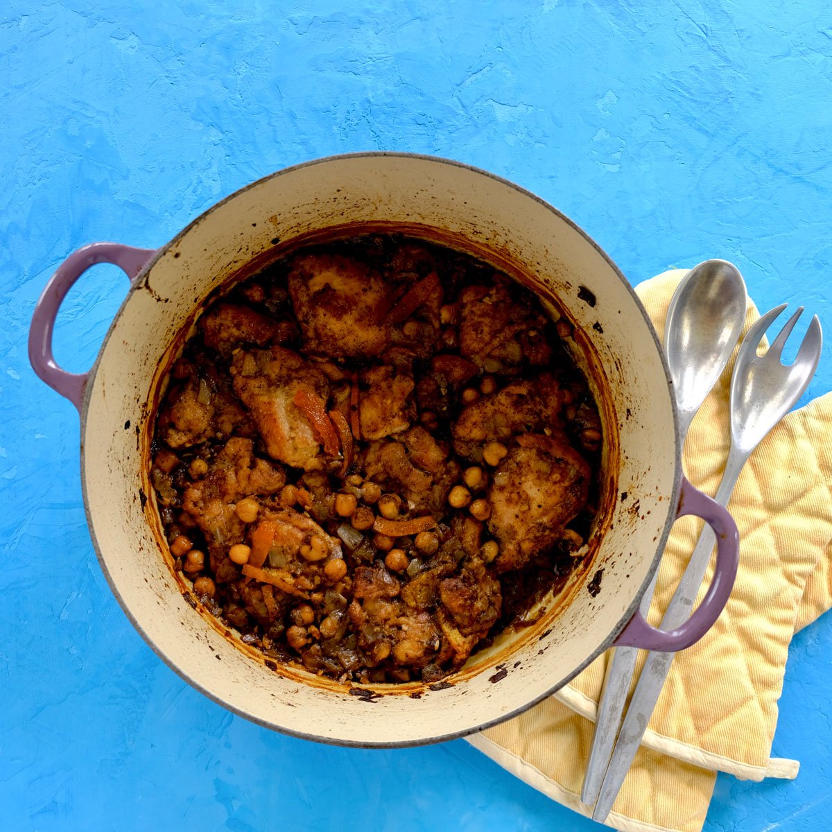 Slow-cooked chicken with tangerine and chickpeas